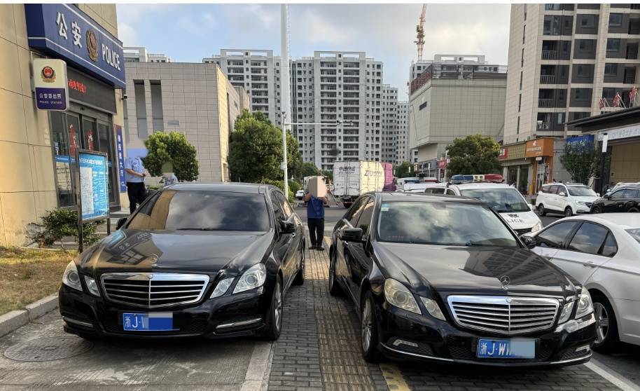 浙江街頭驚現(xiàn)兩輛“一模一樣”的車(chē)！民警一查，不簡(jiǎn)單，當(dāng)場(chǎng)扣車(chē)