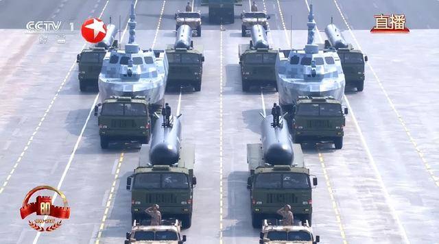 比俄核魚雷更智能，“深海幽靈”亮相閱兵場，我軍拒止再添利器
