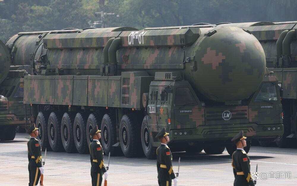 看完閱兵后軍事專家感慨：知道中國軍力強大，但沒想到強到這種程度