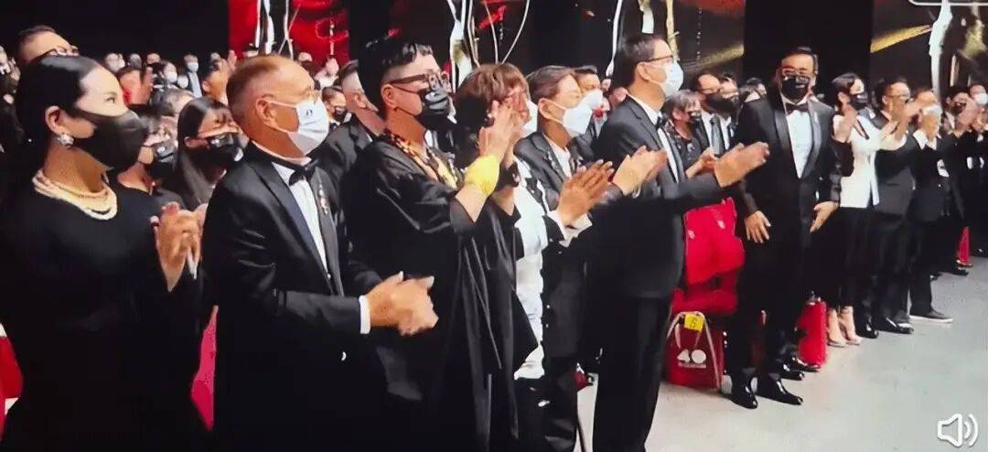 考古|89歲謝賢現(xiàn)身依舊時(shí)髦！與小49歲女友分手后開(kāi)搞事業(yè)，疑已交代后事的他太瀟灑