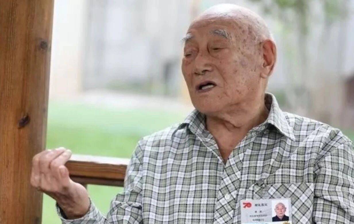 這6位與總書記握手的老戰(zhàn)士是誰？