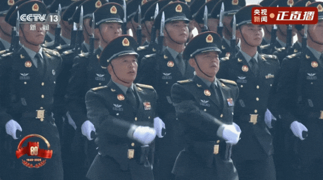 不裝了！一口氣看完九三大閱兵武器裝備！誰說我們一個也不認(rèn)識？