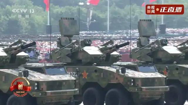 不裝了！一口氣看完九三大閱兵武器裝備！誰說我們一個也不認(rèn)識？