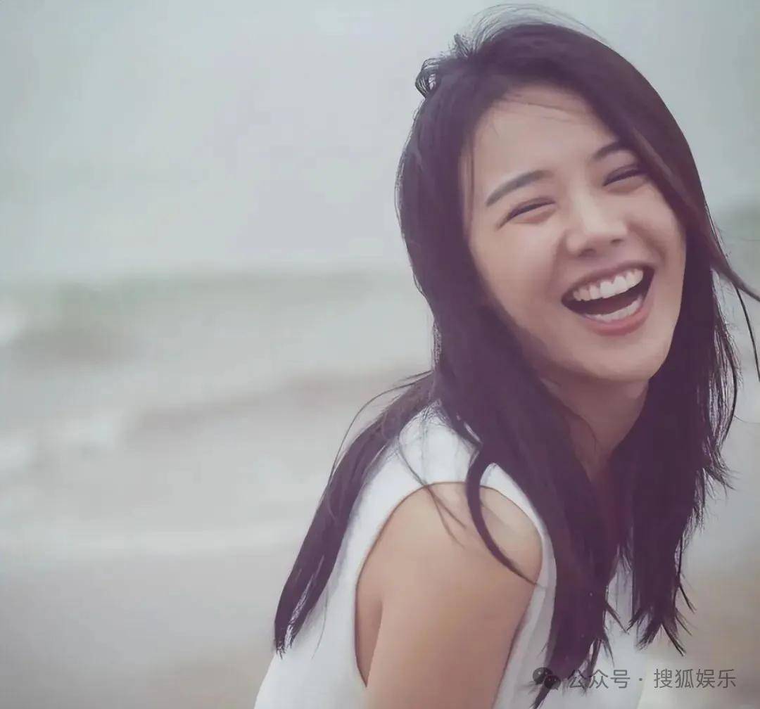 被全網(wǎng)勸分的這對(duì)終于分手了？她最近的狀態(tài)確實(shí)肉眼可見(jiàn)的好！