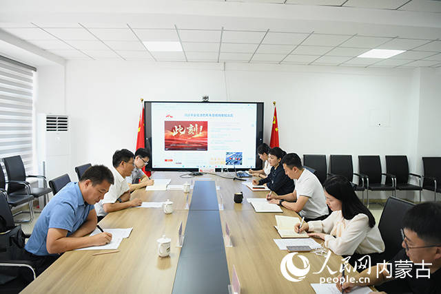 內(nèi)蒙古自治區(qū)民政廳廳長亢學(xué)棟一行到人民網(wǎng)內(nèi)蒙古分公司座談