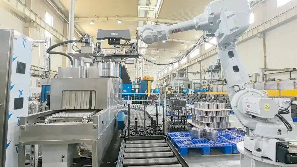 深圳頂尖科學(xué)家?guī)ш?duì)，用仿真系統(tǒng)快速訓(xùn)練機(jī)器人，融資數(shù)億元