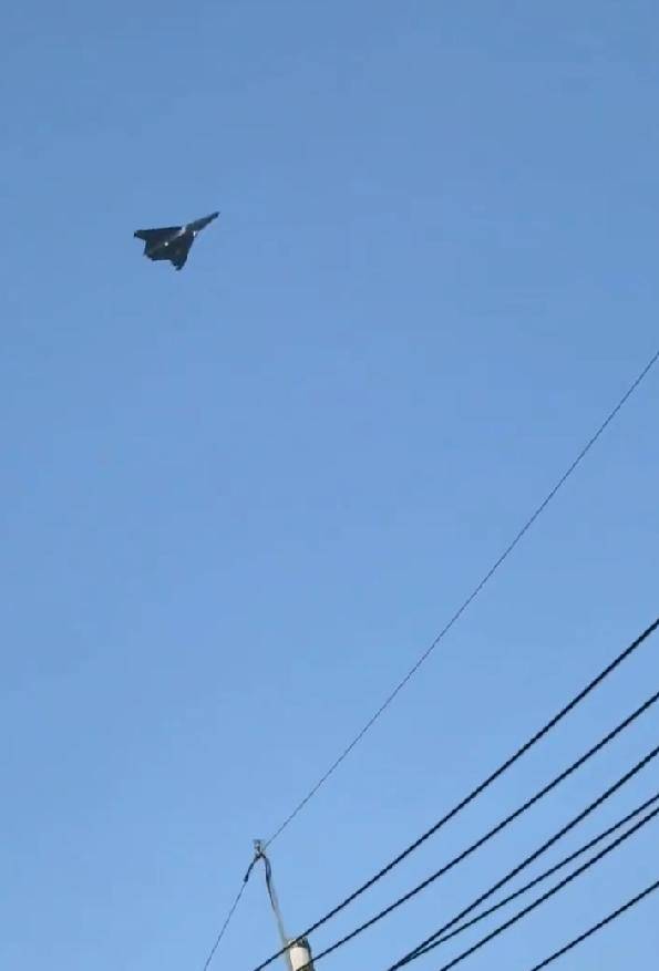 無空速管，疑似第二架殲-50：美國(guó)精神勝利法，新六代機(jī)東亞決戰(zhàn)