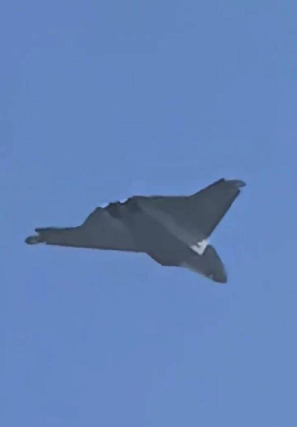 無空速管，疑似第二架殲-50：美國(guó)精神勝利法，新六代機(jī)東亞決戰(zhàn)