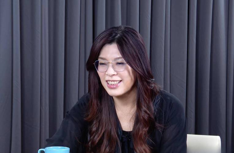 兩岸和平統(tǒng)一還遠(yuǎn)嗎？登機(jī)赴京前，鄭麗文公布人事名單，朱立倫回應(yīng)特殊，不準(zhǔn)打破慣例！