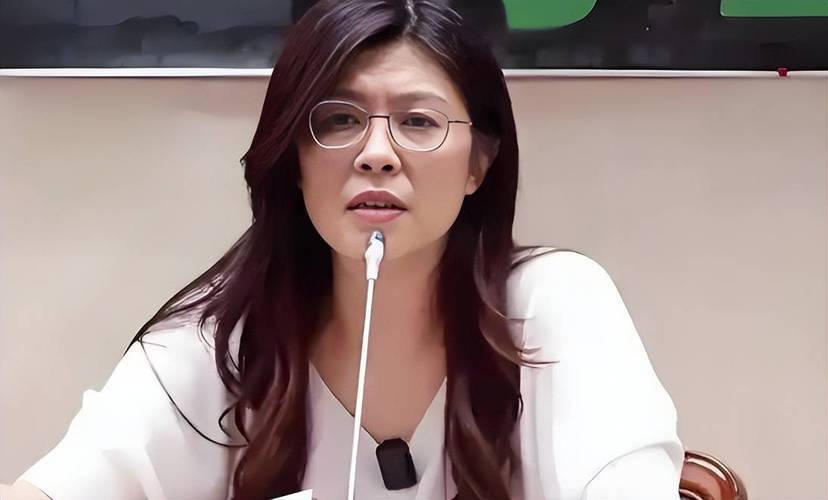 兩岸和平統(tǒng)一還遠(yuǎn)嗎？登機(jī)赴京前，鄭麗文公布人事名單，朱立倫回應(yīng)特殊，不準(zhǔn)打破慣例！