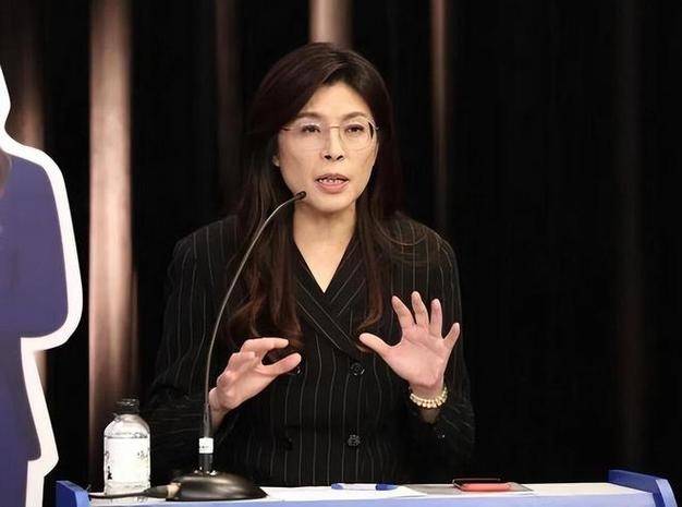 兩岸和平統(tǒng)一還遠(yuǎn)嗎？登機(jī)赴京前，鄭麗文公布人事名單，朱立倫回應(yīng)特殊，不準(zhǔn)打破慣例！