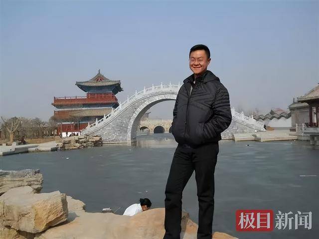 痛心！王波在武漢不幸去世，年僅43歲